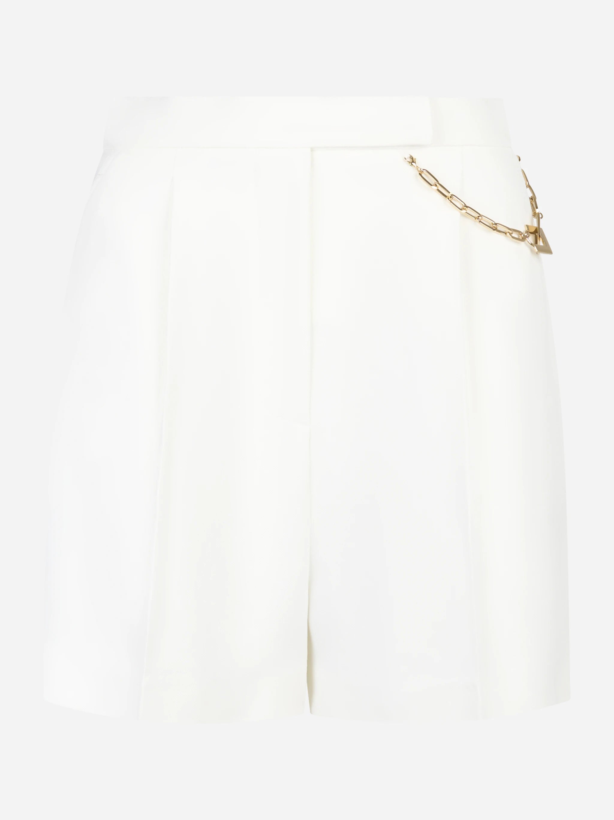 Shorts in gabardina bianco con logo gioiello