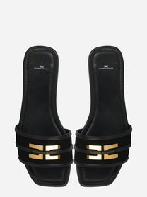 Sandalo flat in pelle con dettaglio logo nero