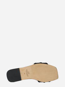 Sandalo flat in pelle con dettaglio logo nero