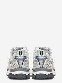 Sneakers Triumph bianche e argento