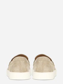 Mocassino in camoscio con fondo gomma beige
