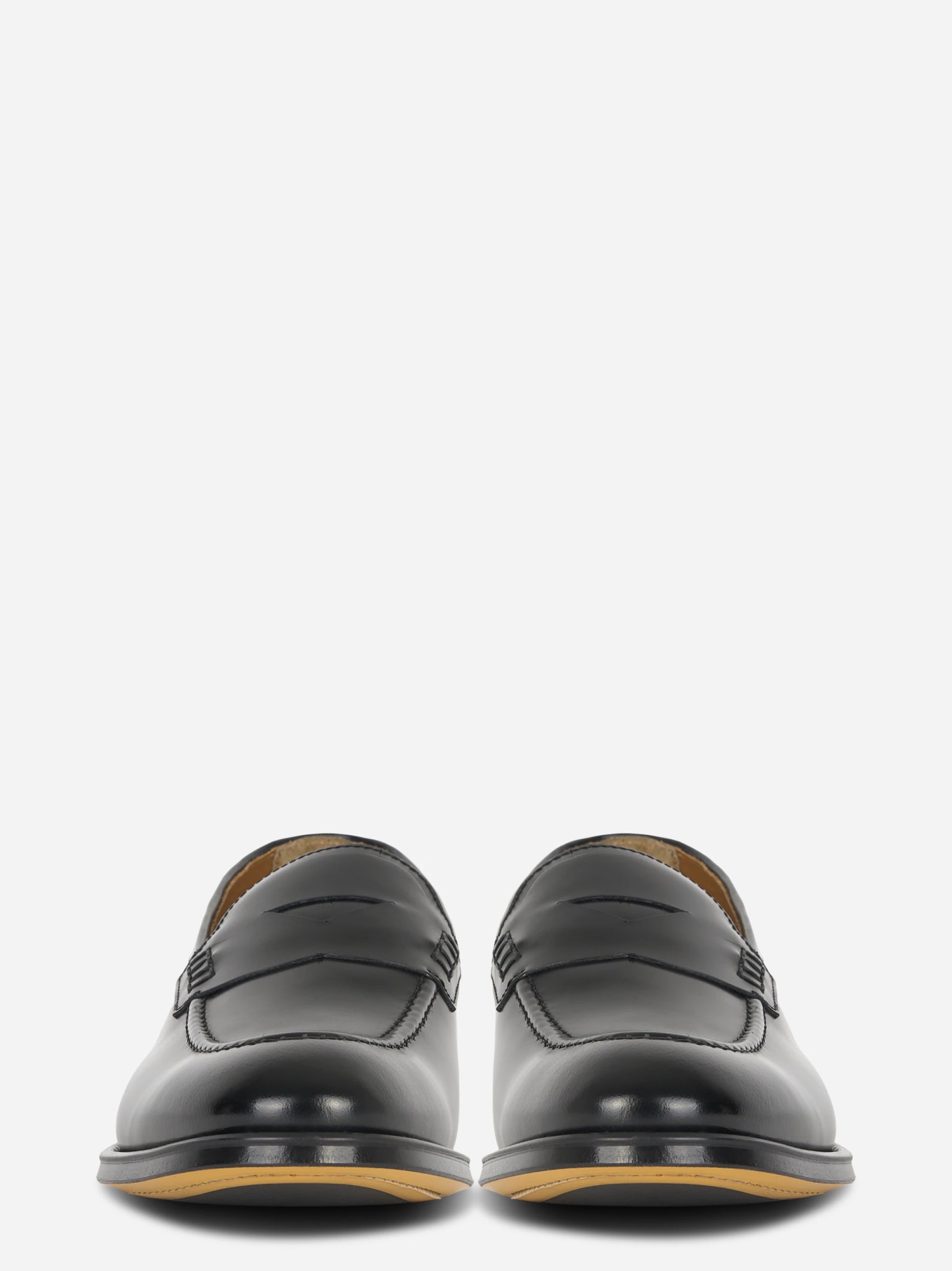 Mocassino in pelle nero con fondo cuoio