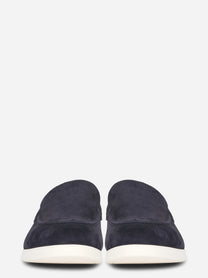 Mocassino in camoscio blu con fondo gomma