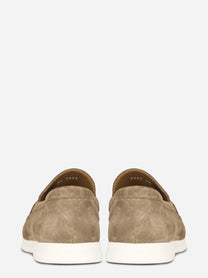 Mocassino in camoscio beige con fondo gomma