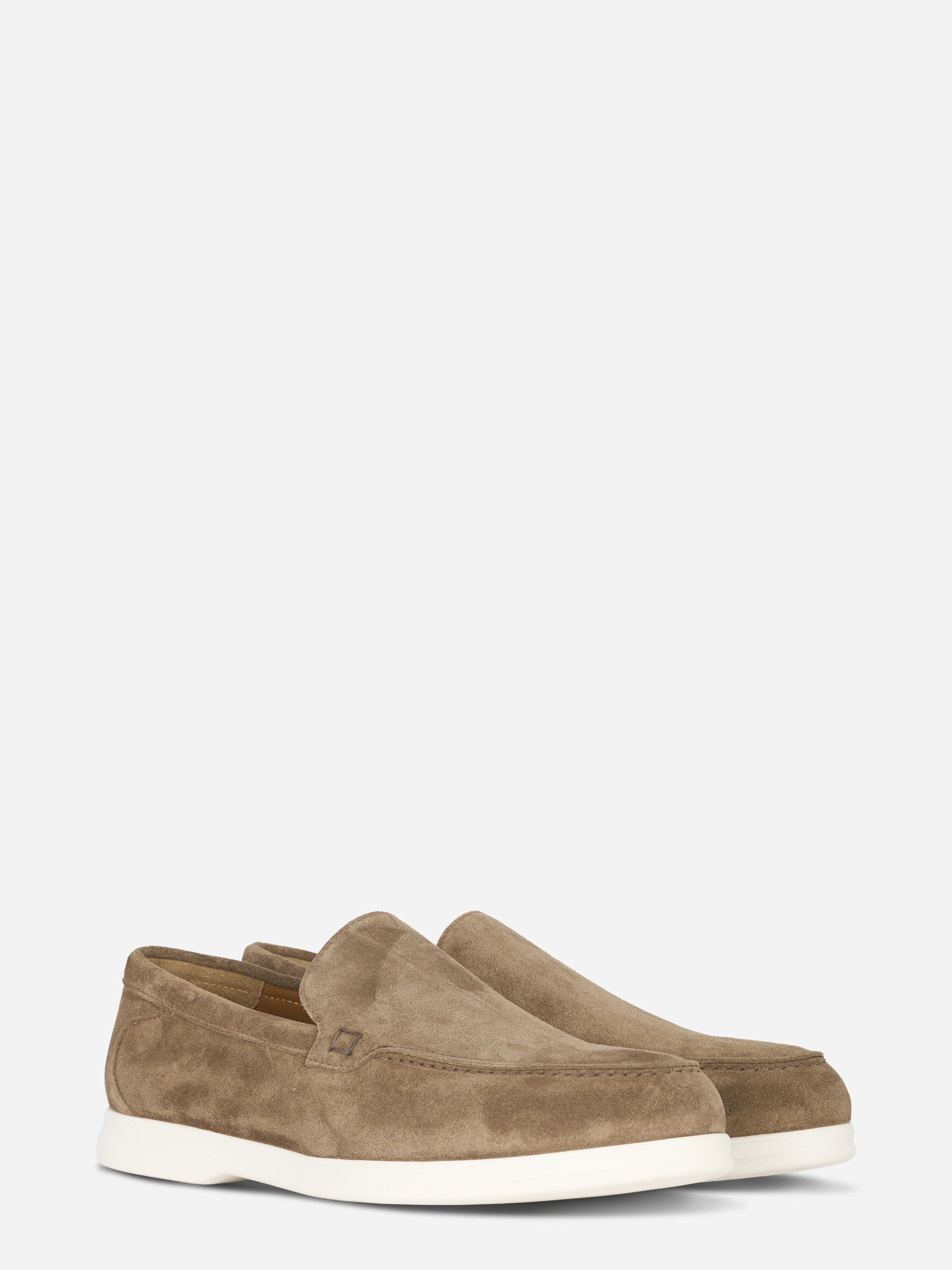 Mocassino in camoscio beige con fondo gomma