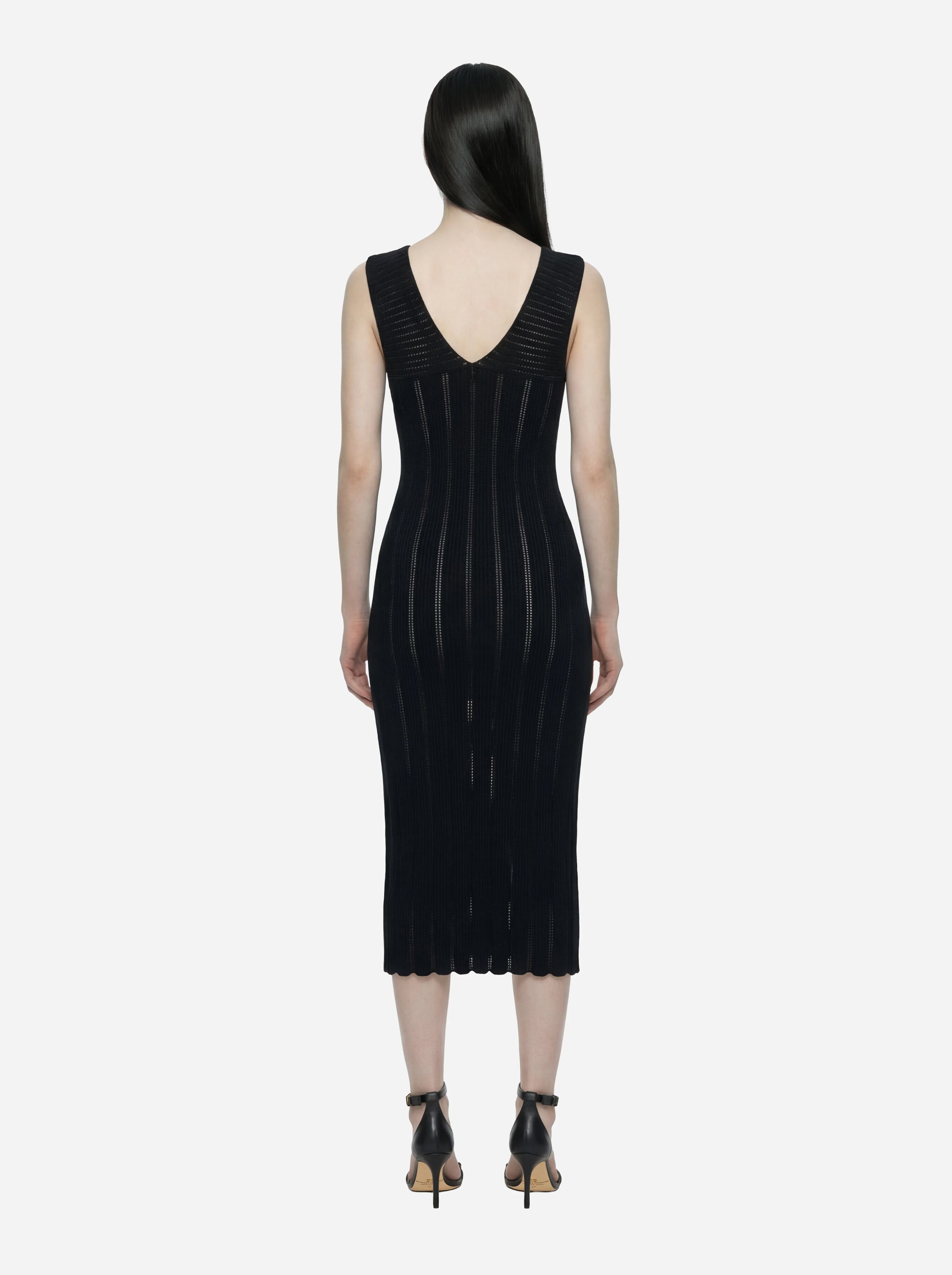 Abito nero in maglia a jour