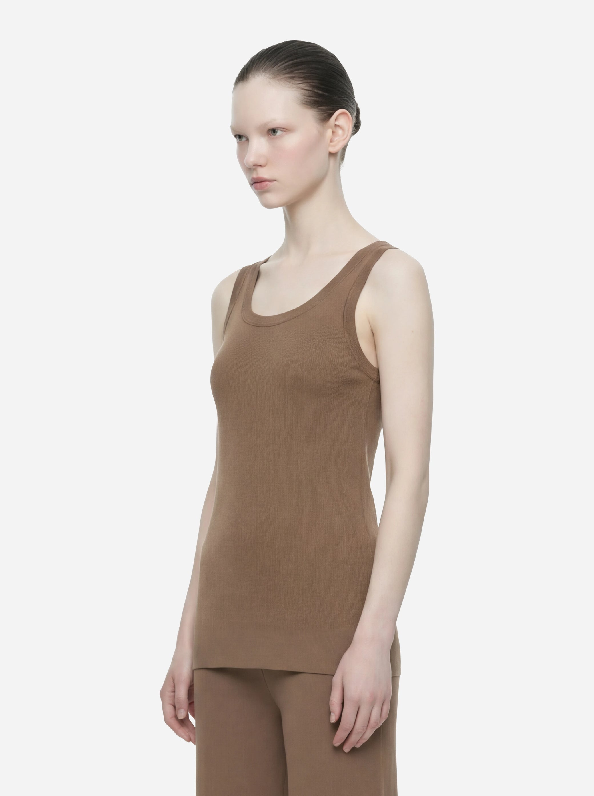 Top in maglia beige con bande in viscosa lucida