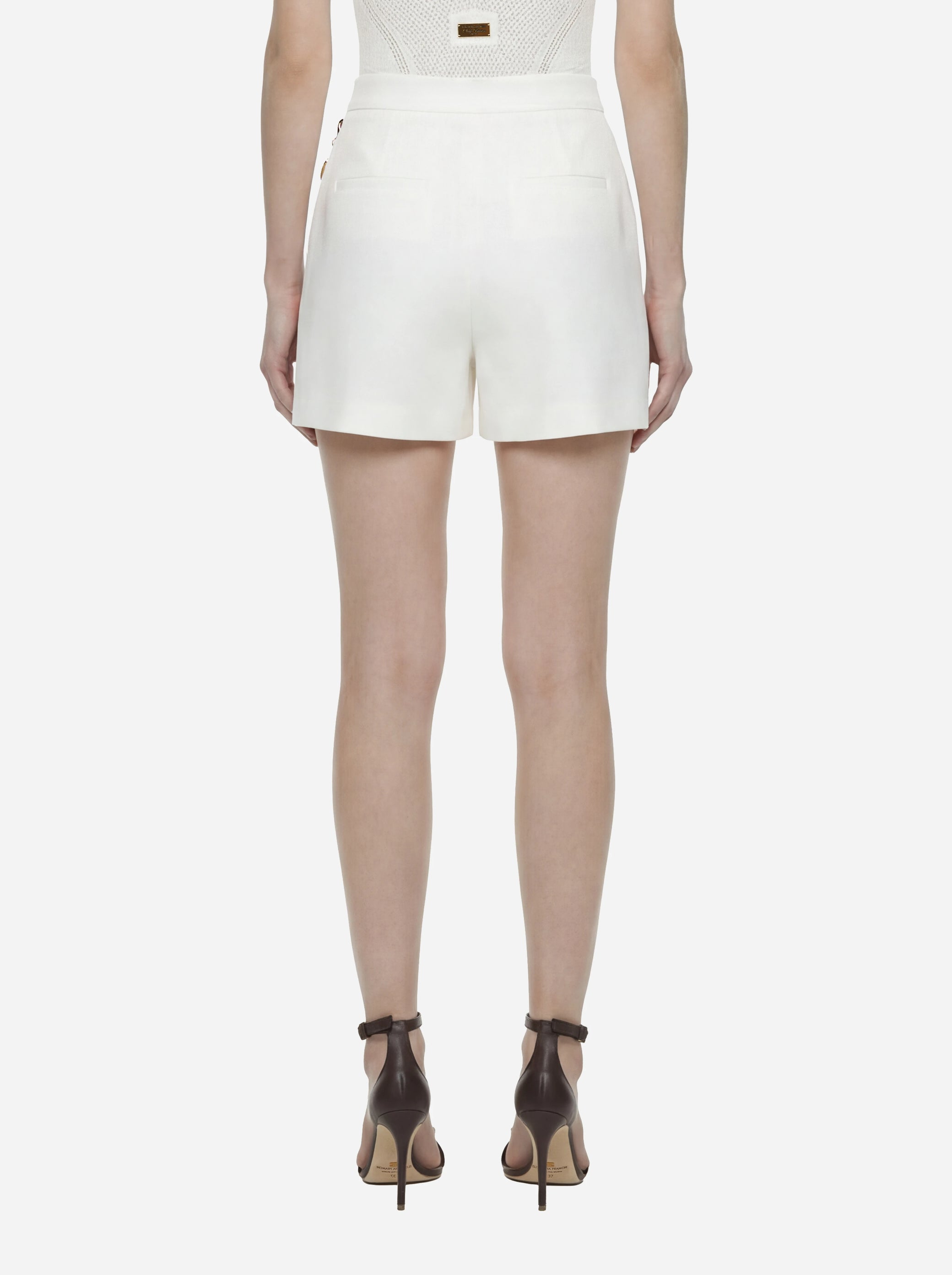 Shorts in gabardina bianco con logo gioiello