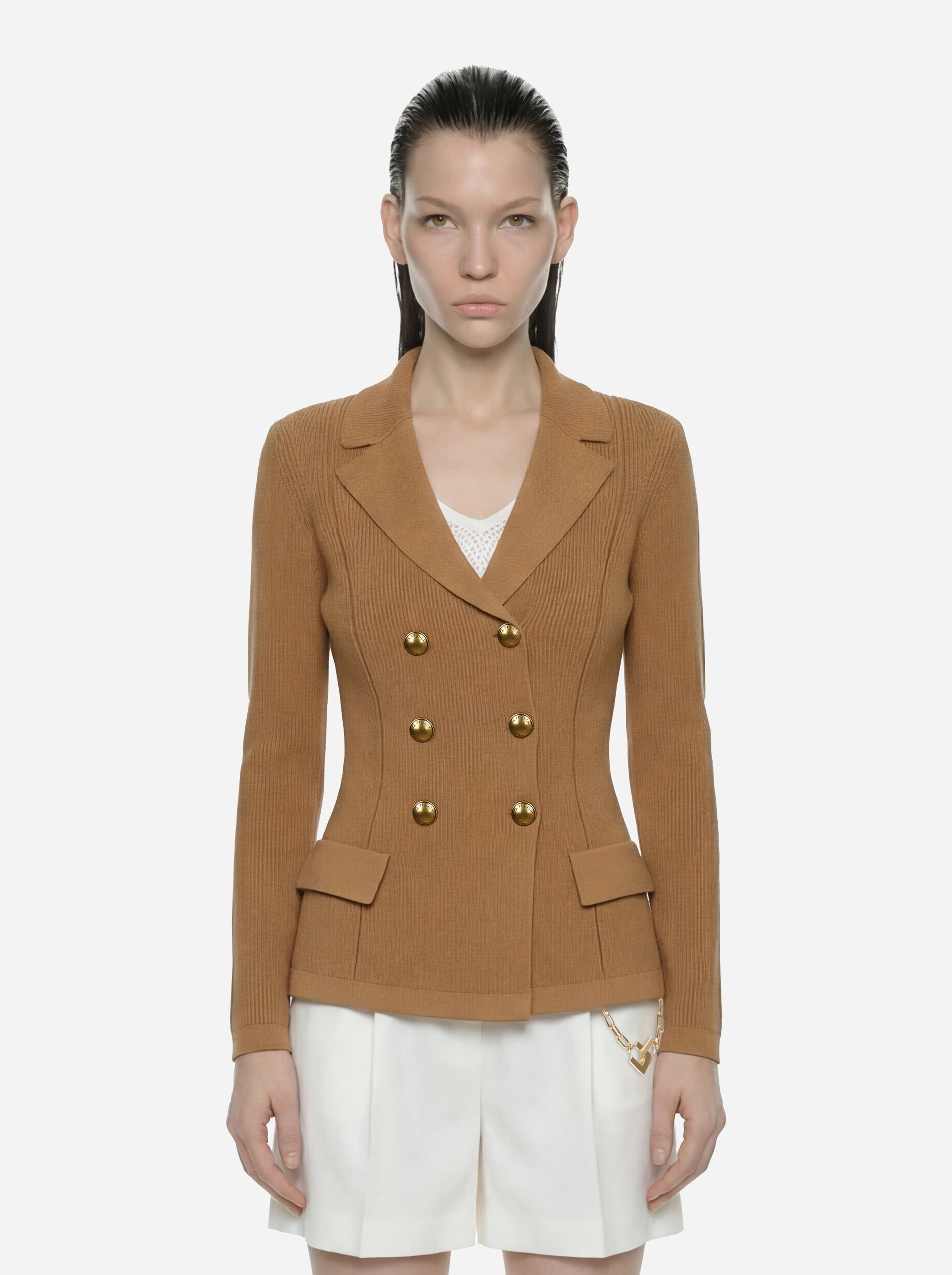 Giacca in maglia beige con bottoni gioiello