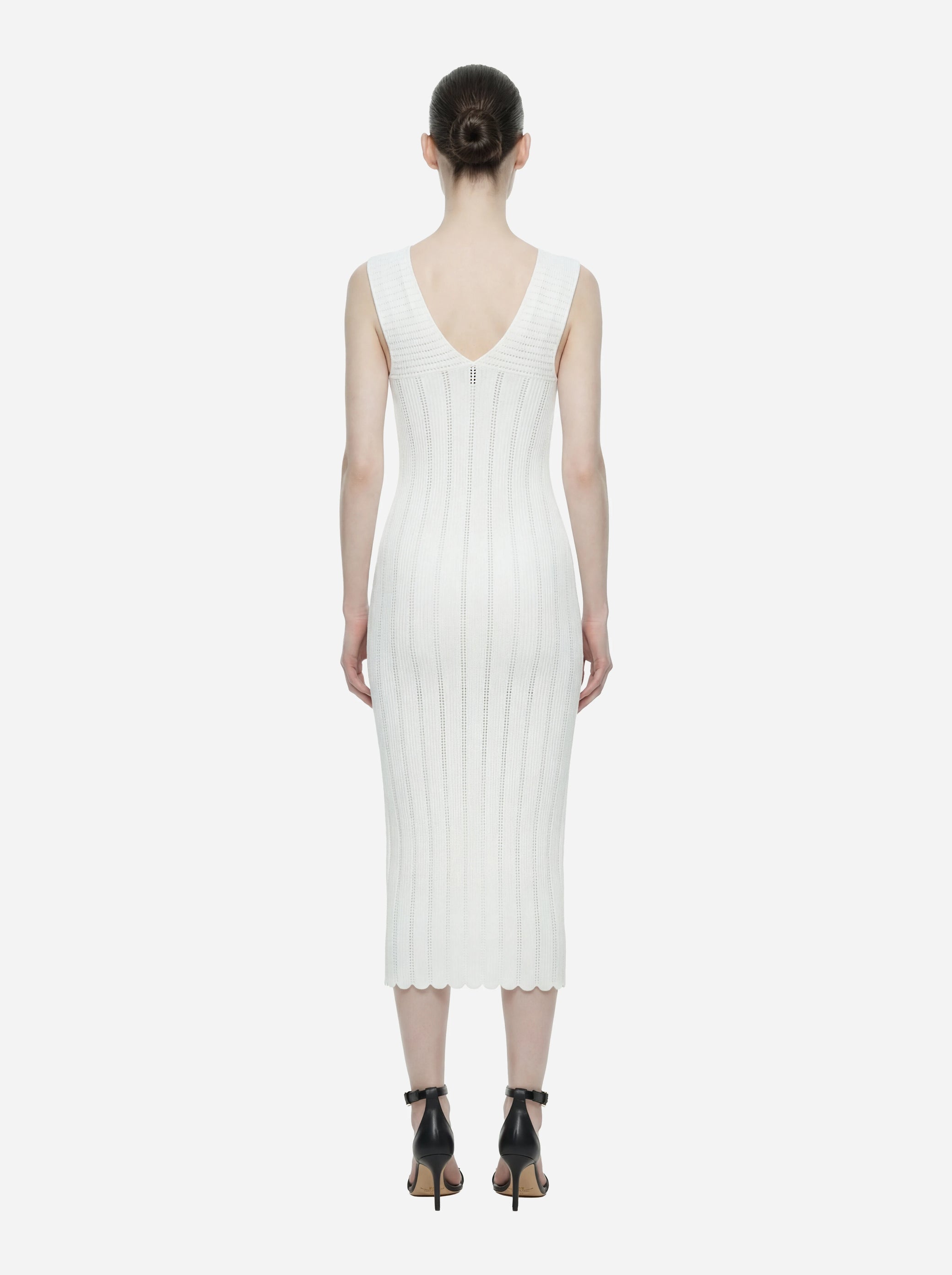 Abito bianco in maglia a jour