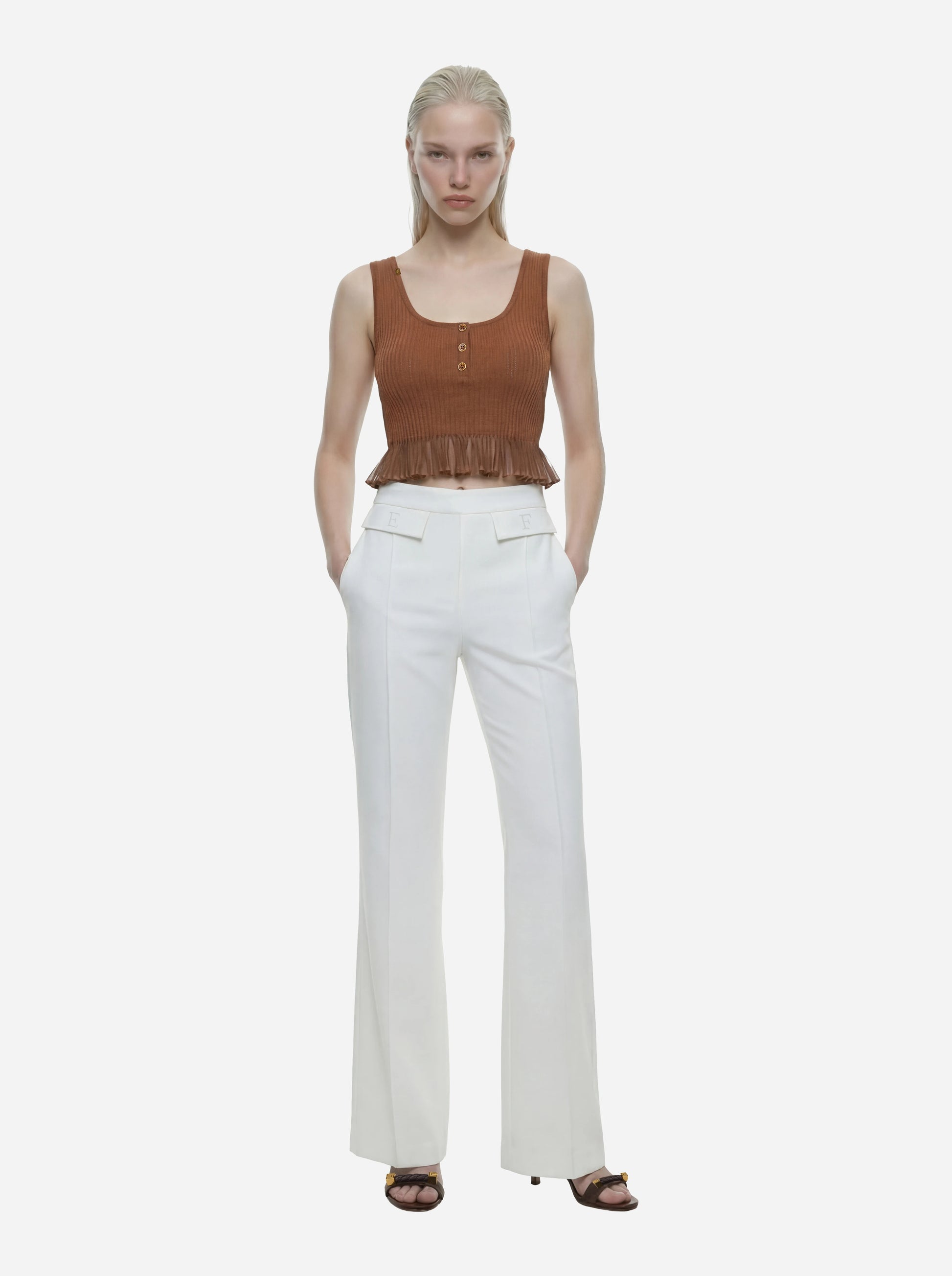 Top in maglia marrone a jour