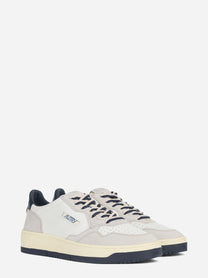 Sneaker Medalist Low in pelle e suede blu - vista tre quarti