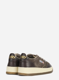 Sneaker Medalist Low in suede e pelle marrone - dettaglio della suola