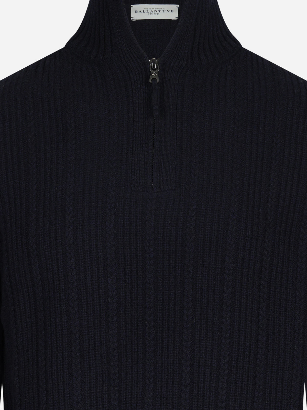 Polo in lana a coste con mezza zip blu - dettaglio