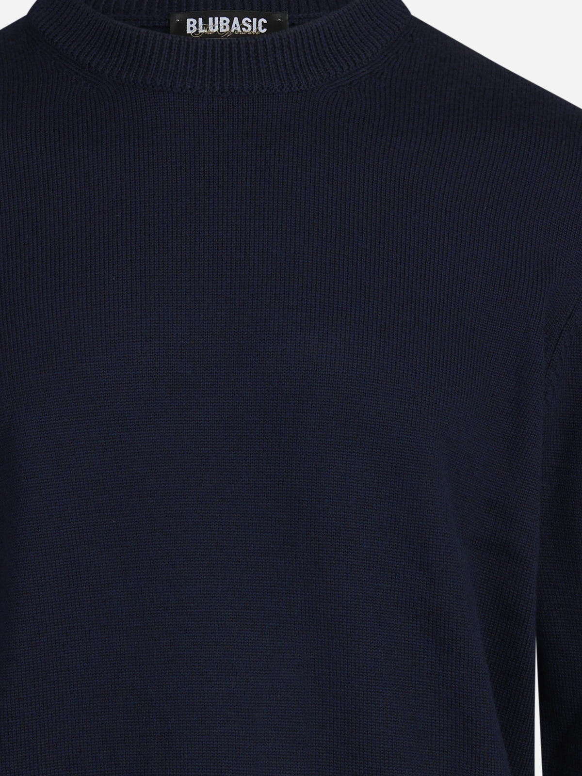 Maglia girocollo in lana merino finezza 7 blu - dettaglio del prodotto