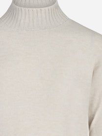 Maglia lupetto in lana vergine beige - dettaglio