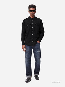 Jeans Ervin loose fit blu con risvolto - indossato, look completo