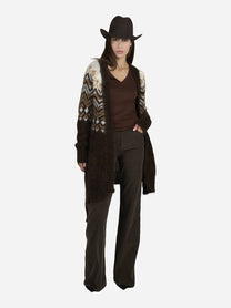 Jeans Amber wide leg in velluto a coste marroni - indossato look completo