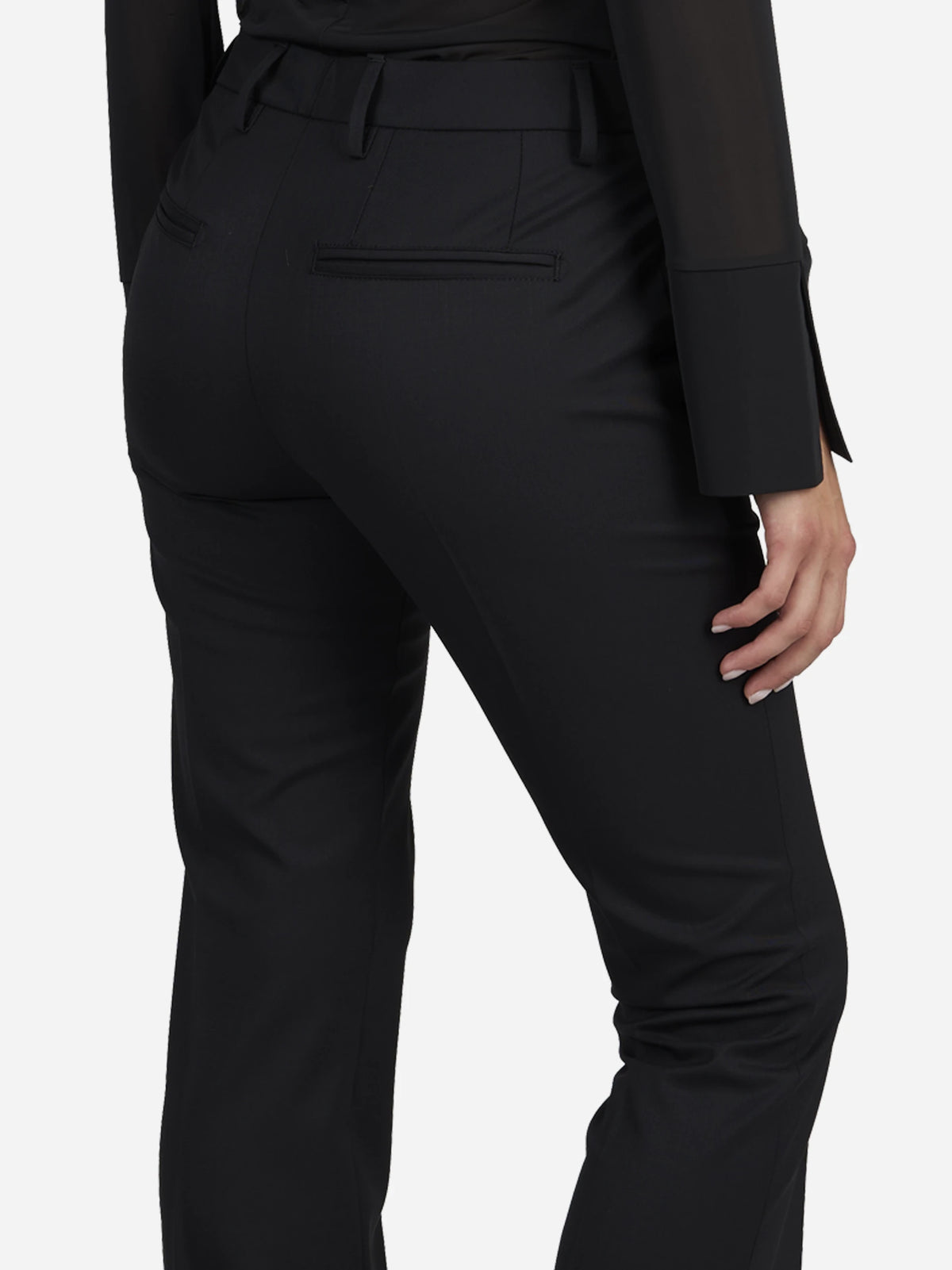 Pantaloni Lexi in lana stretch neri - indossato, vista alternativa