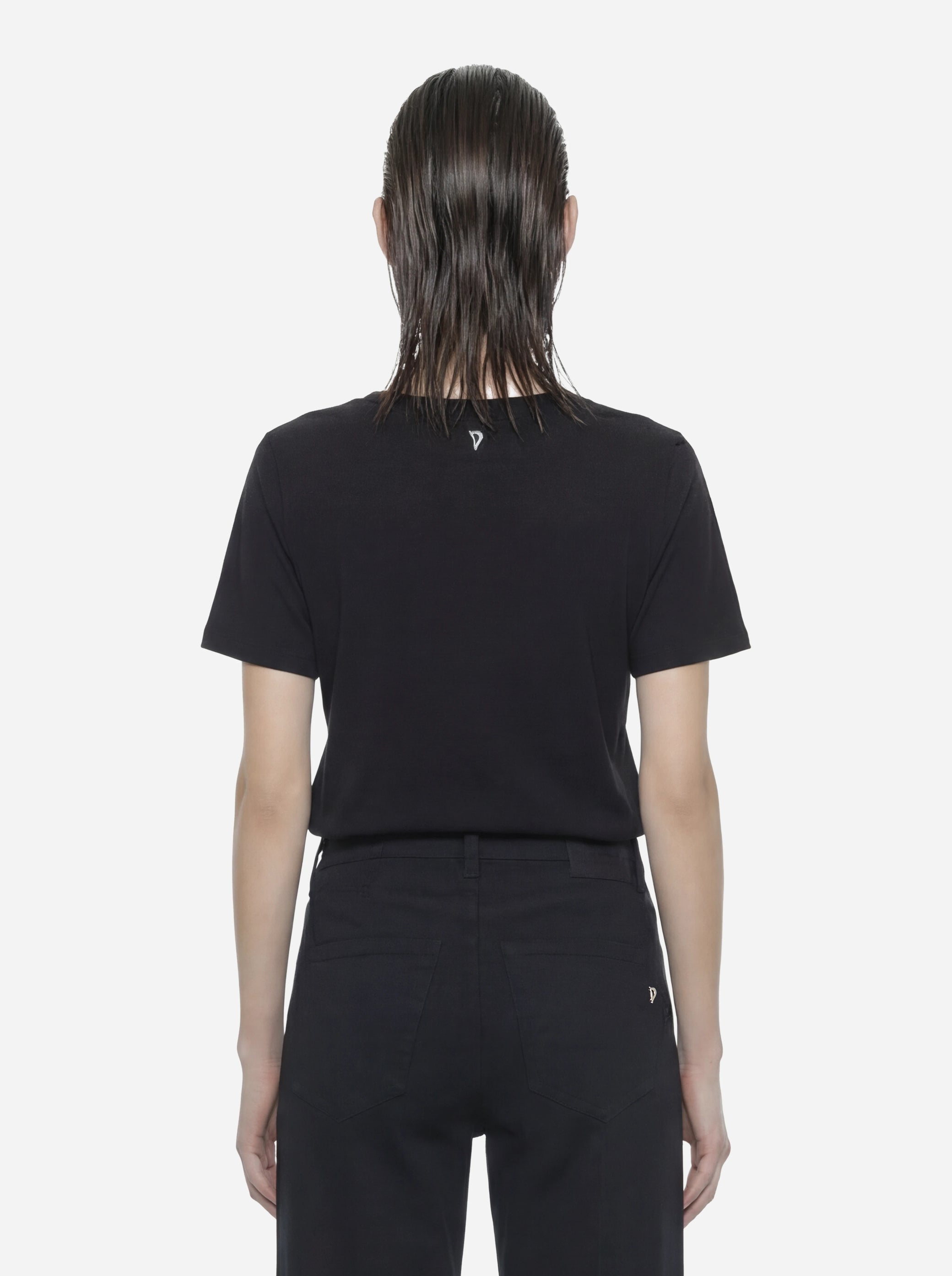 T-shirt scollo a v nera in modal e seta