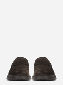 Mocassino Penny Adler in suede marrone - vista frontale