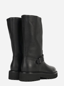 Stivale biker in pelle nera - dettaglio della coppia