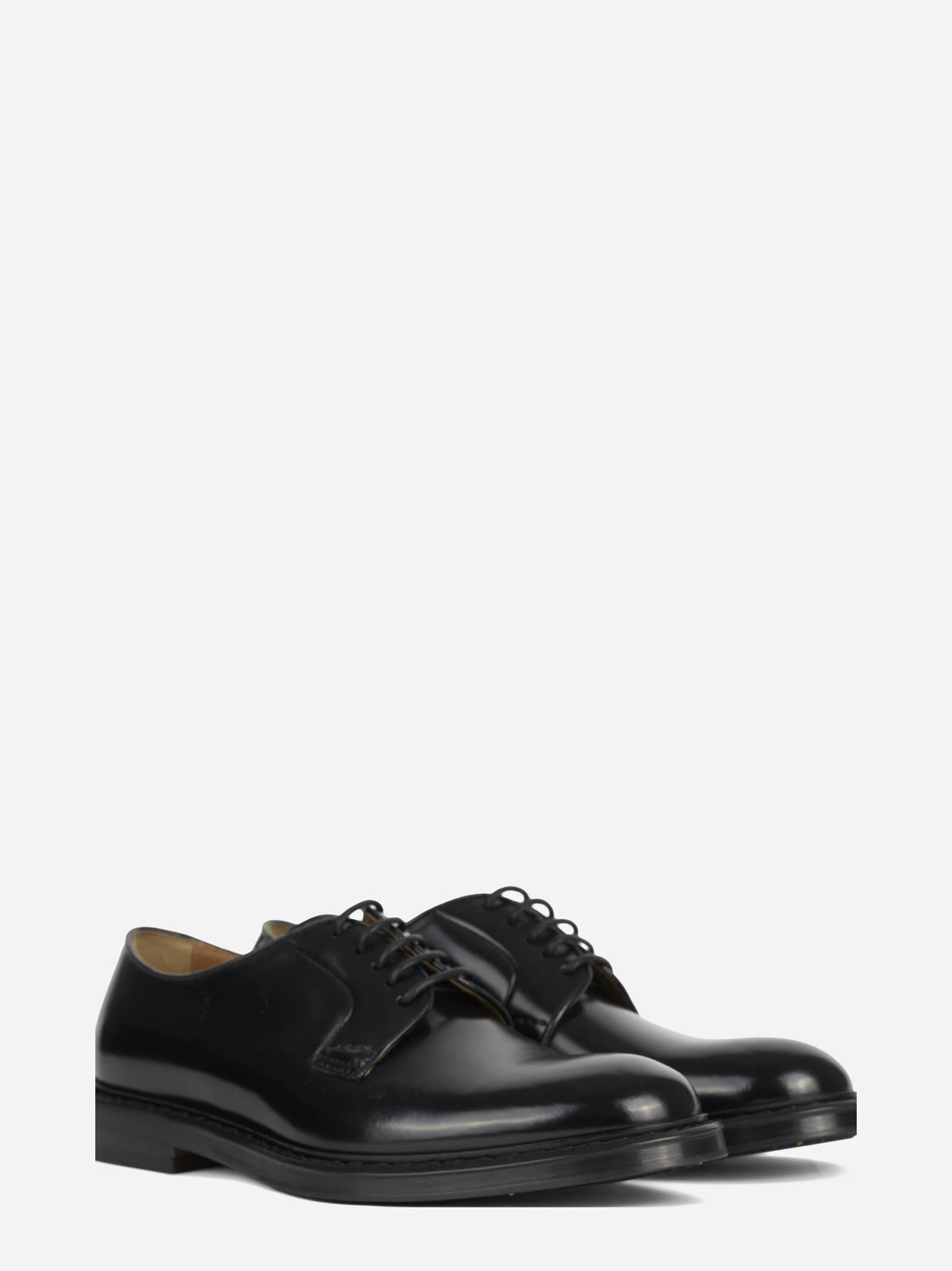 Stringata Derby Horse in pelle nera - vista tre quarti