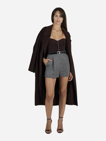 Shorts in lana vergine con cintura - indossato, posa alternativa