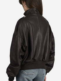 Bomber corto in pelle testa di moro - indossato, look completo