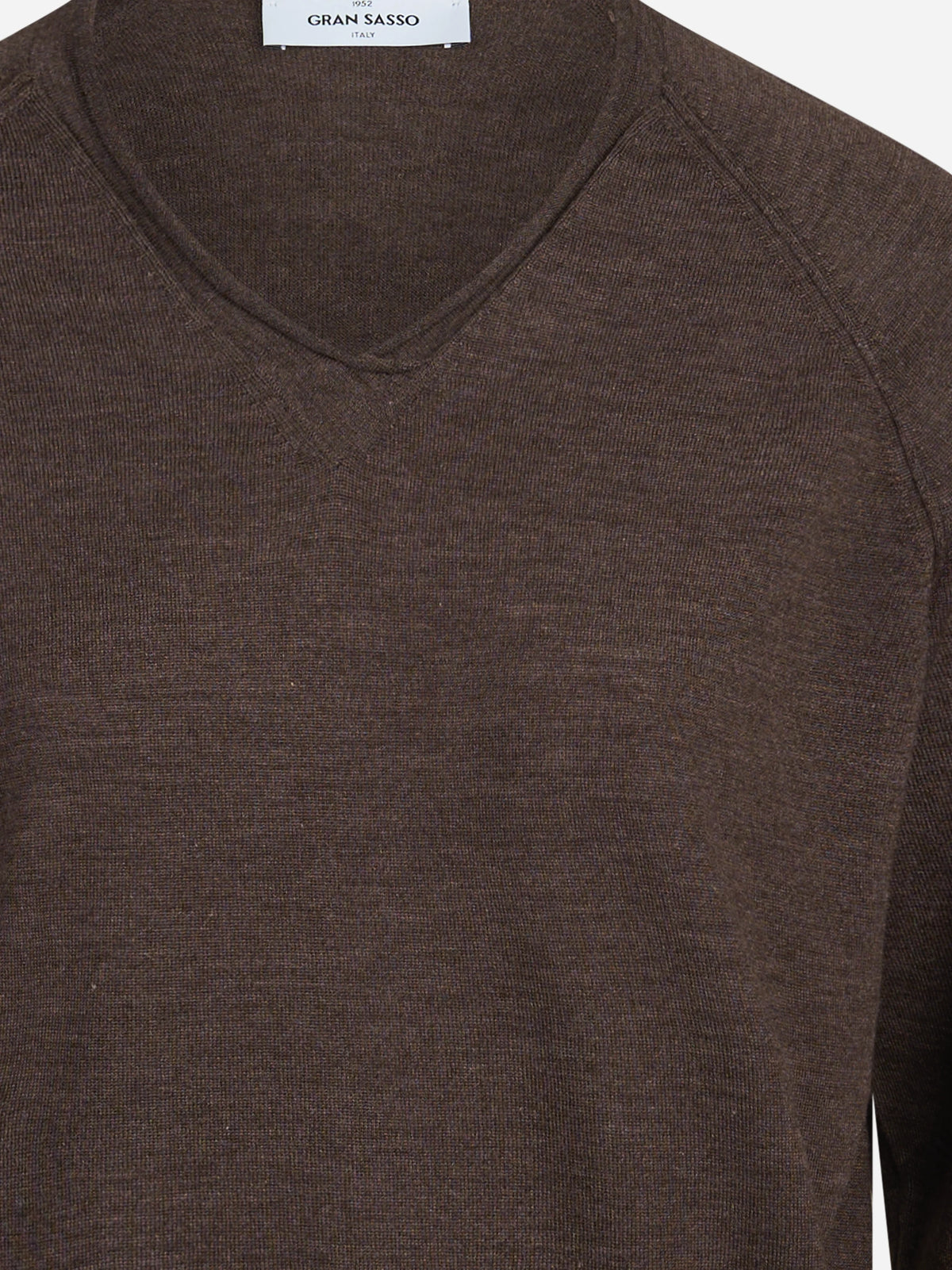 Maglia con scollo a V in lana e seta bordeaux - dettaglio del prodotto
