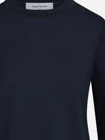 Maglia girocollo con dettaglio luminoso blu - dettaglio del prodotto