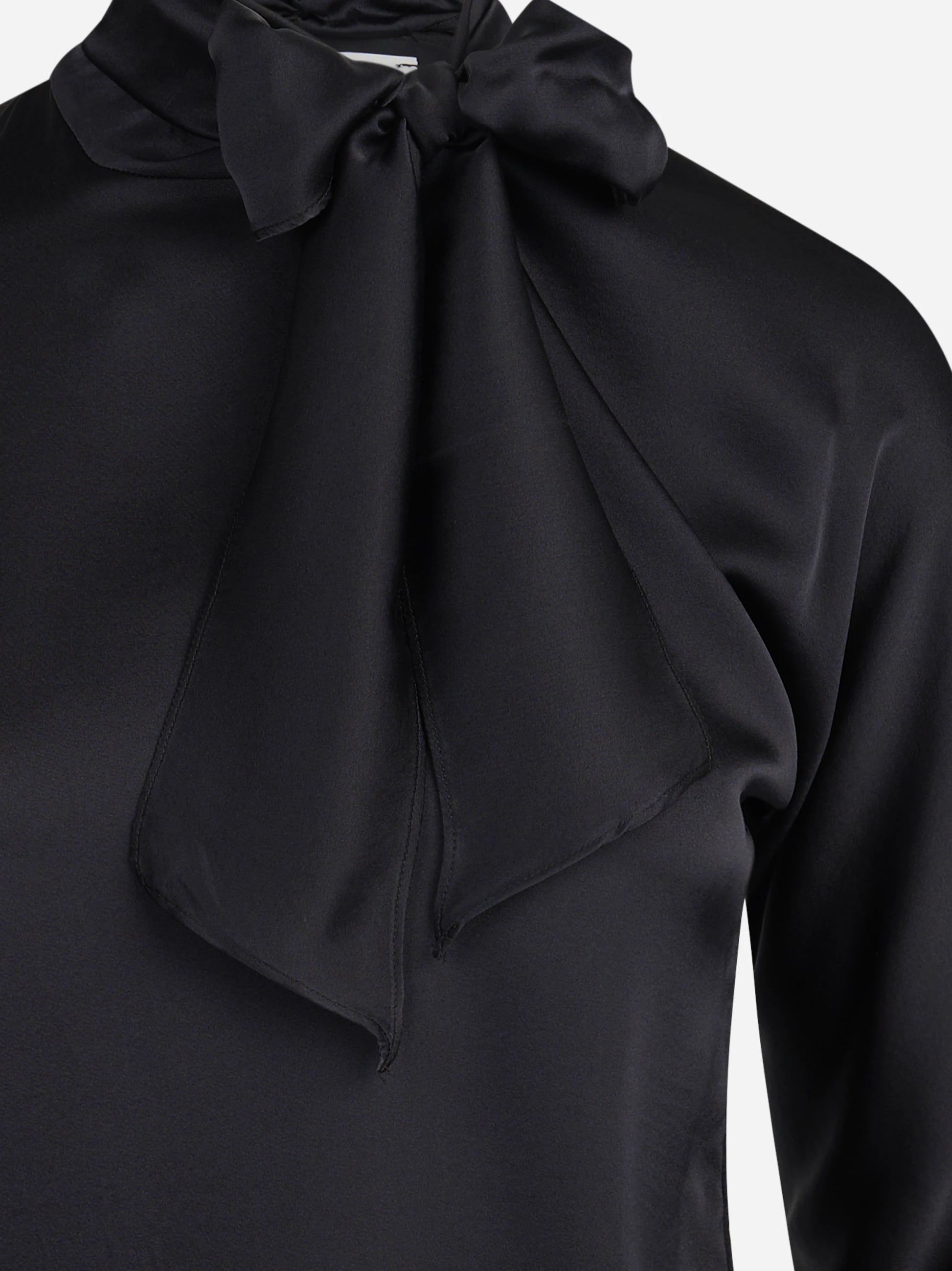 Blusa in raso di seta con fiocco nera - dettaglio del prodotto