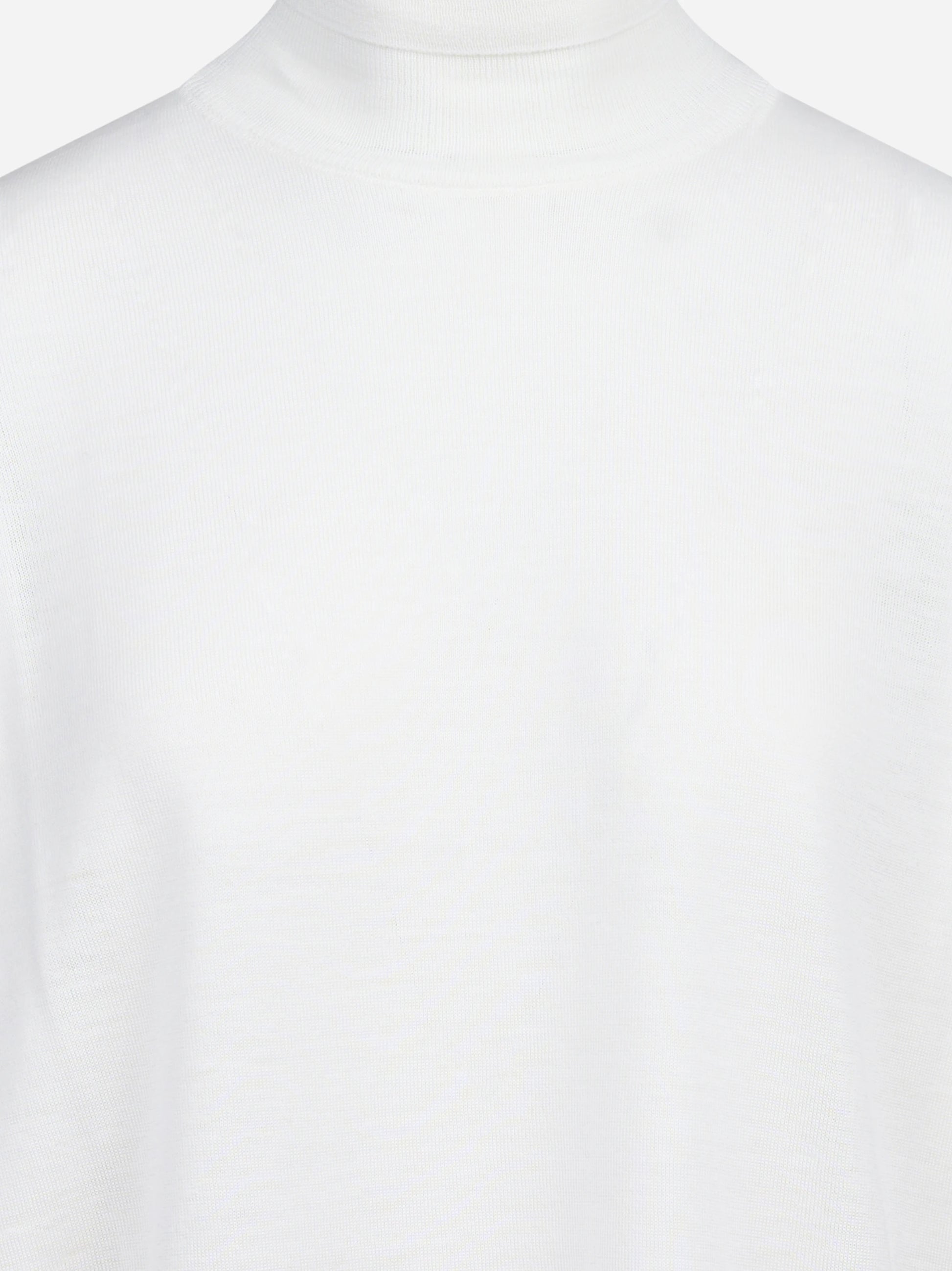 Maglia dolcevita oversized in lana vergine bianca - vista laterale e dettagli