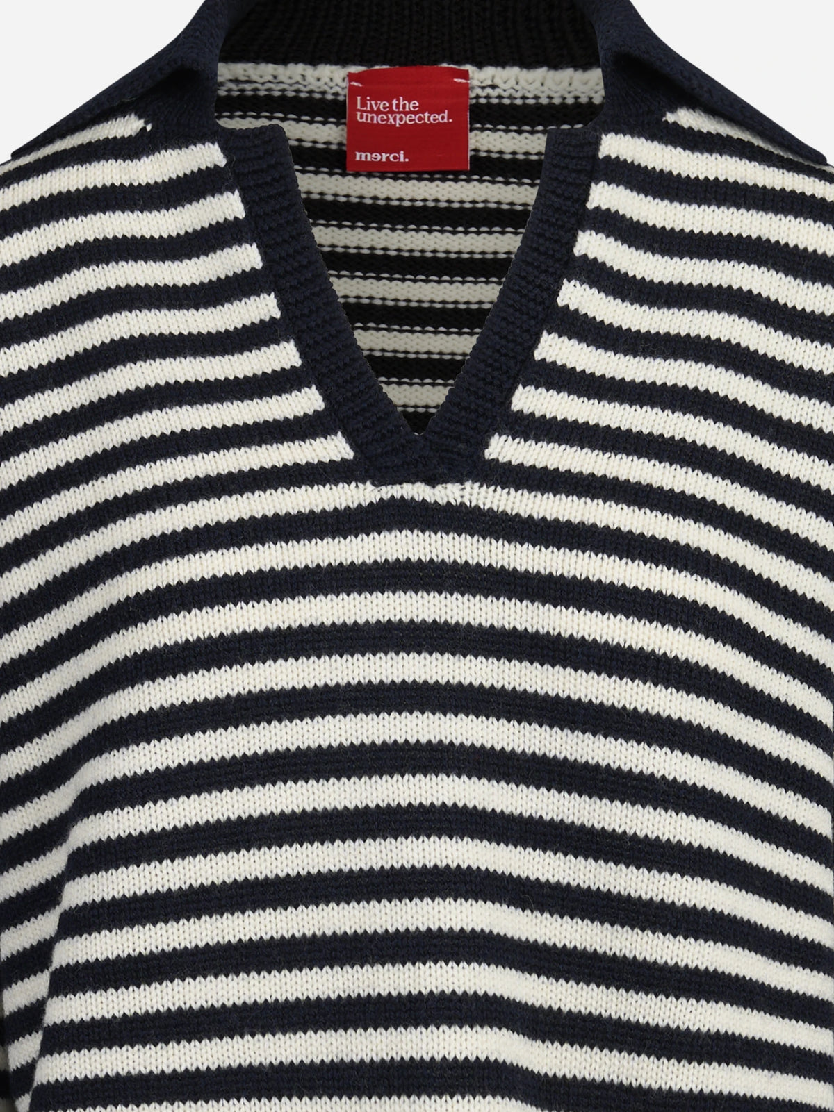 Polo rigata in lana blu e bianca - dettaglio del prodotto