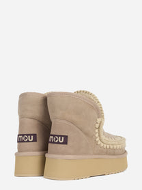 Stivaletto Mini Eskimo Platform in suede beige - dettaglio della coppia