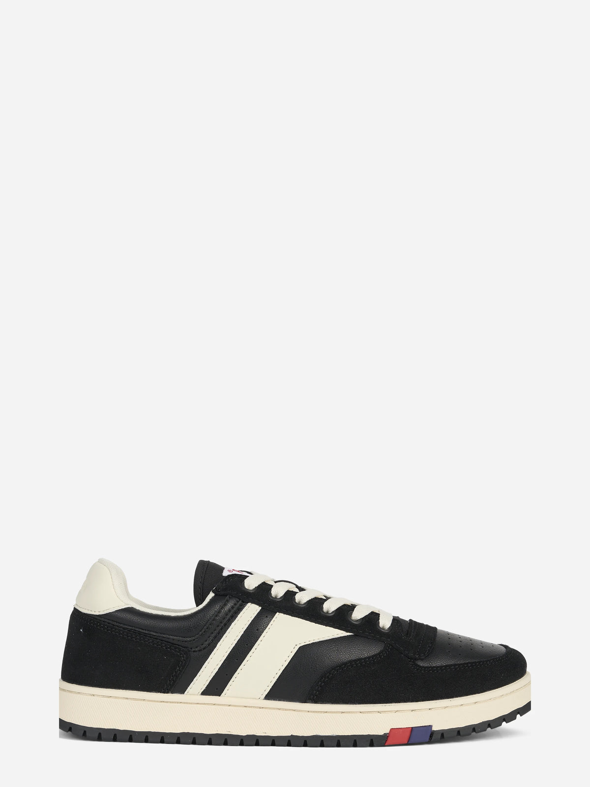 Sneaker Sky in pelle nera - vista laterale