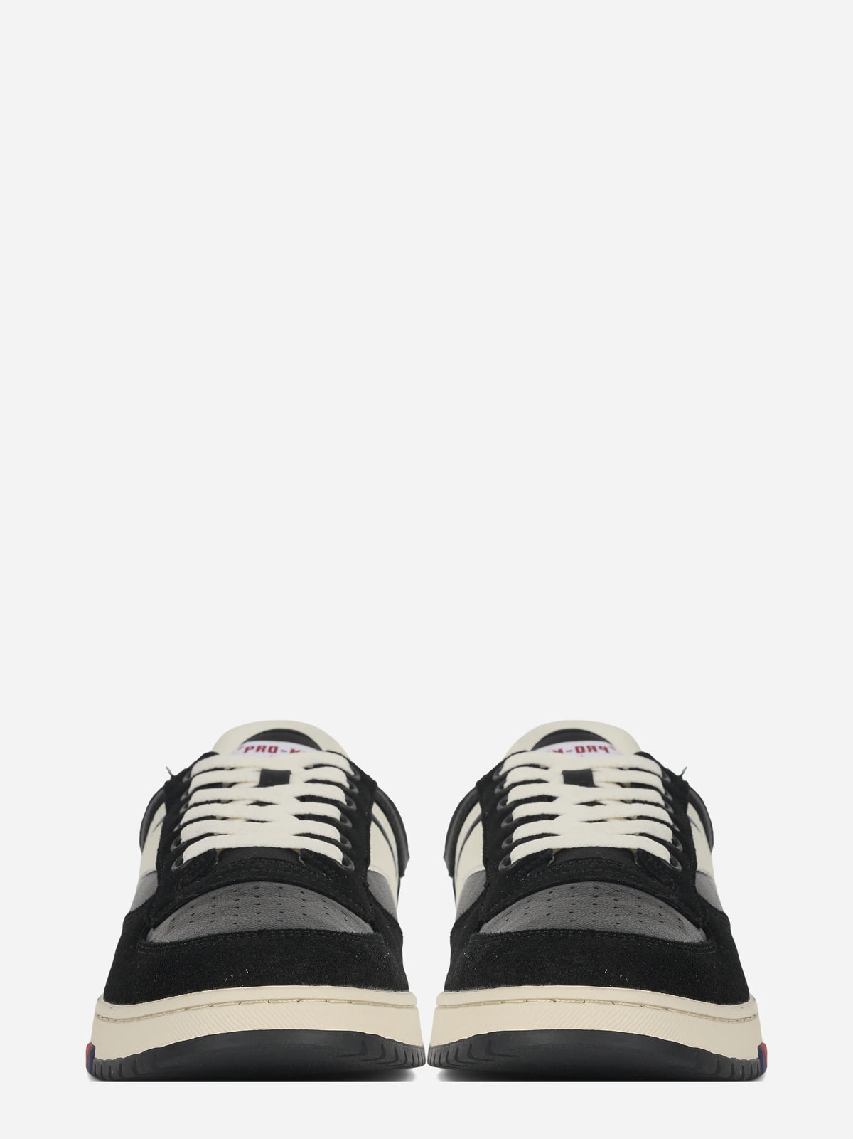 Sneaker Sky in pelle nera - vista frontale