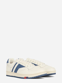 Sneaker Sky in pelle blu - vista tre quarti