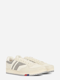 Sneaker Sky in pelle grigia - vista tre quarti