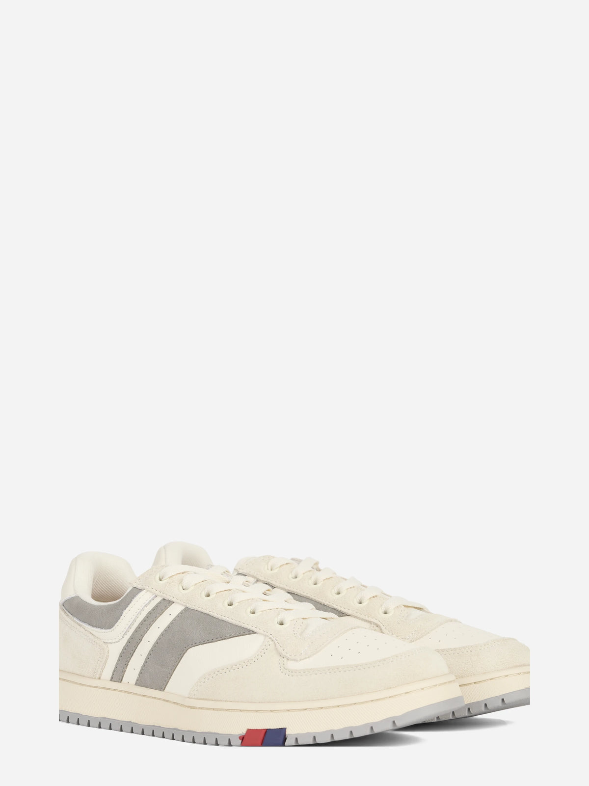 Sneaker Sky in pelle grigia - vista tre quarti
