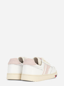 Sneaker Sky in pelle bianca e rosa - dettaglio della coppia