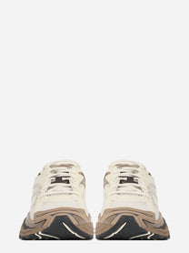 Sneaker ProGrid Omni 9 Matte beige e marrone - vista a tre quarti