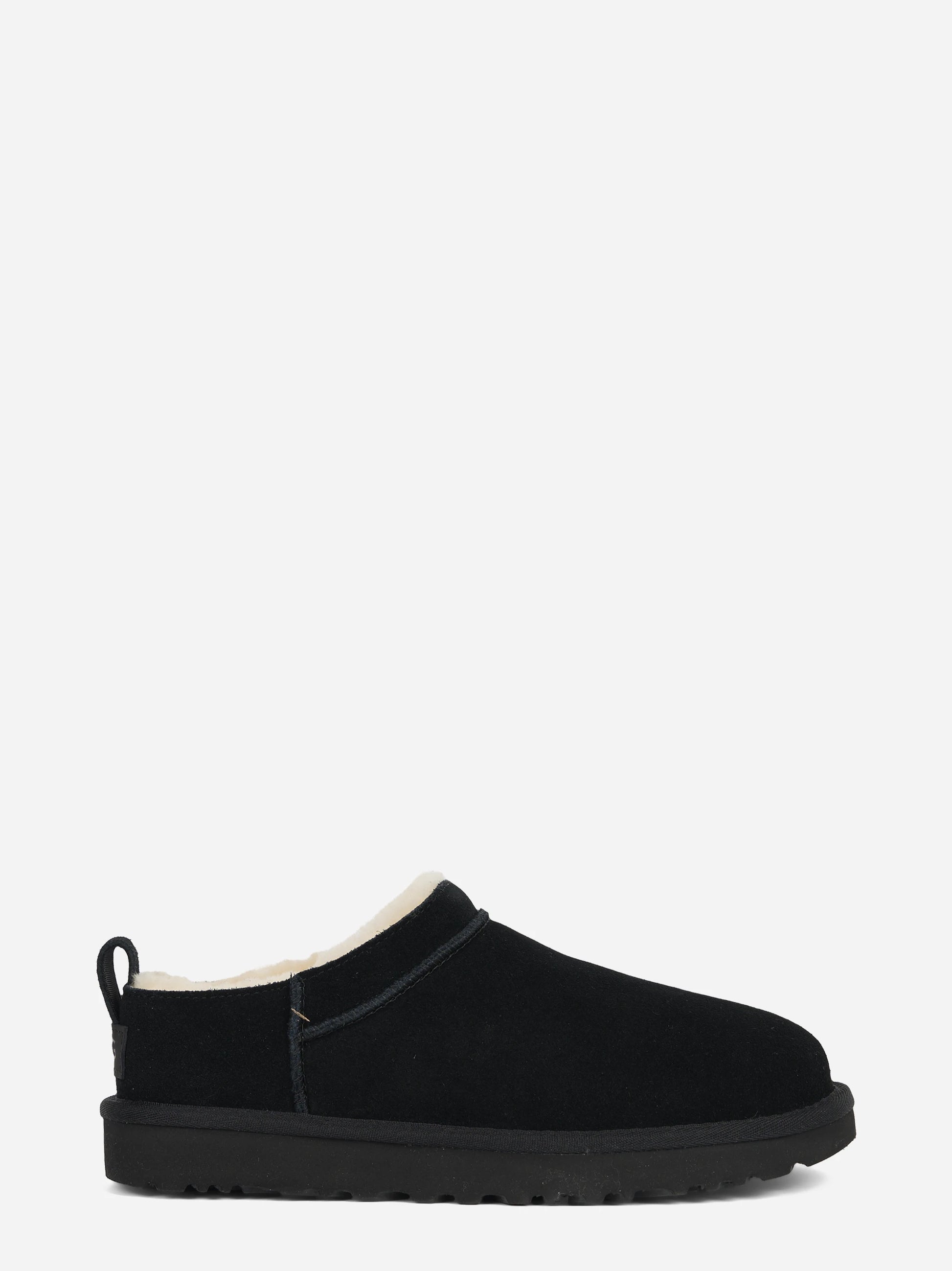 Stivaletto Classic Micro in camoscio nero - vista laterale