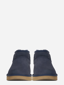 Stivaletto Classic Ultra Mini in montone Dark Indigo - vista frontale