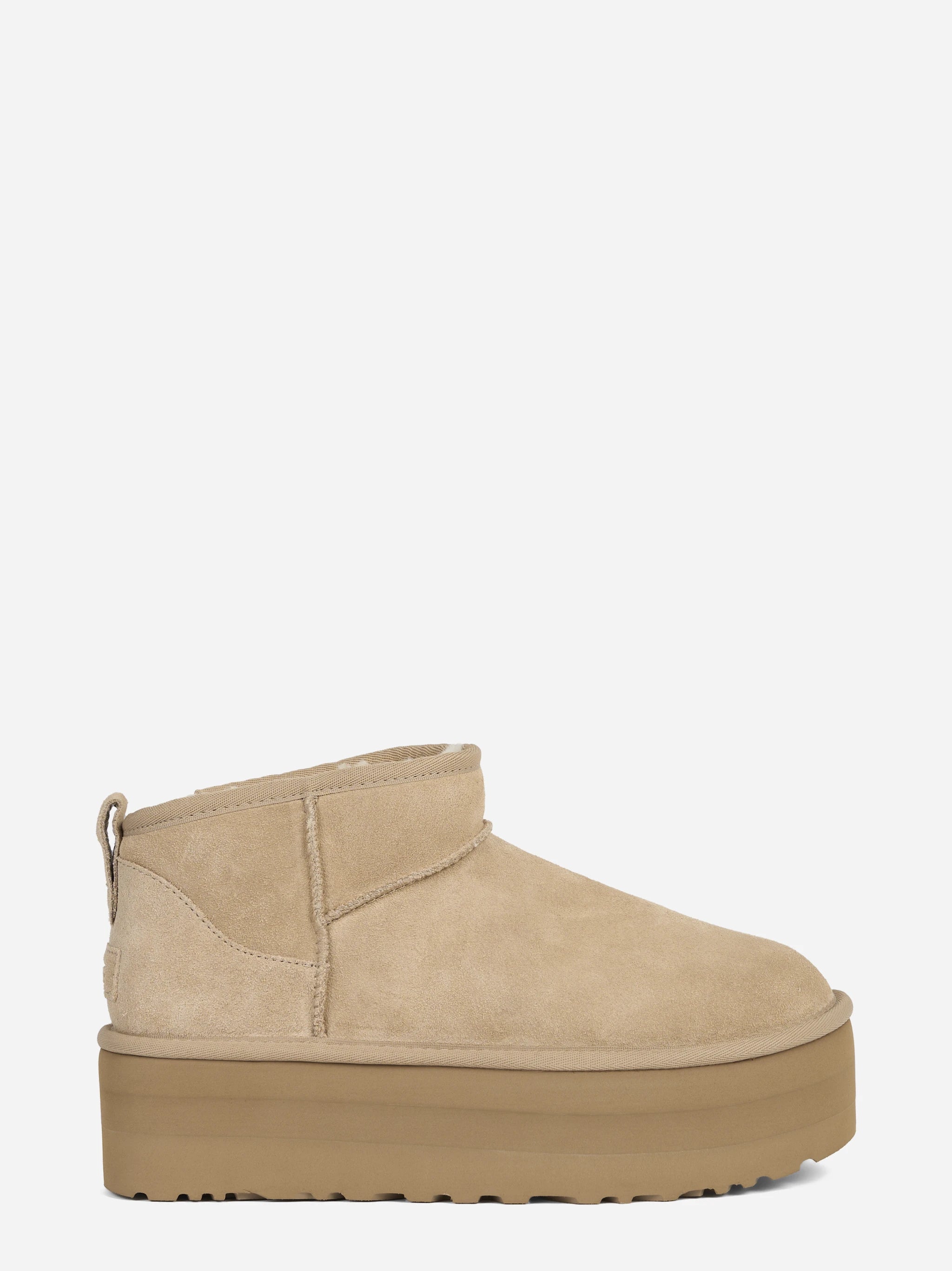 Stivaletto Classic Ultra Mini Platform in camoscio Sand - vista laterale