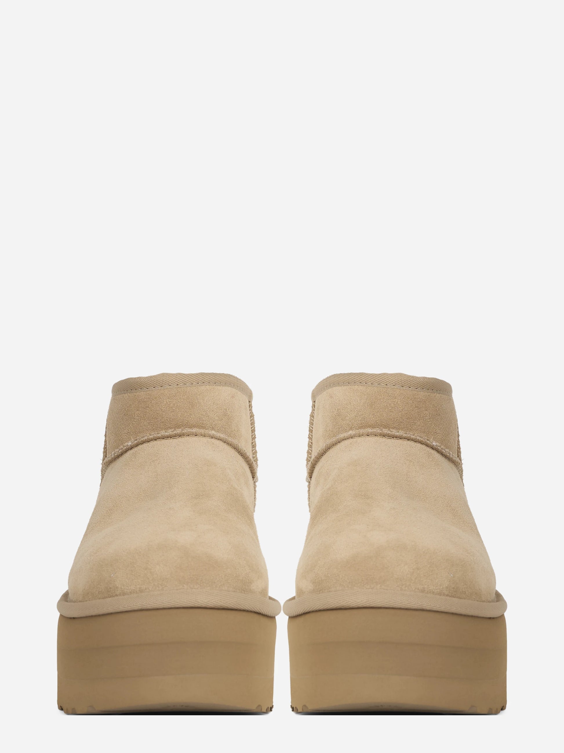 Stivaletto Classic Ultra Mini Platform in camoscio Sand - vista frontale