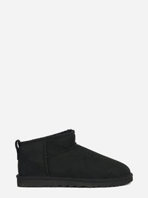 Stivaletto Classic Ultra Mini in montone nero - vista laterale
