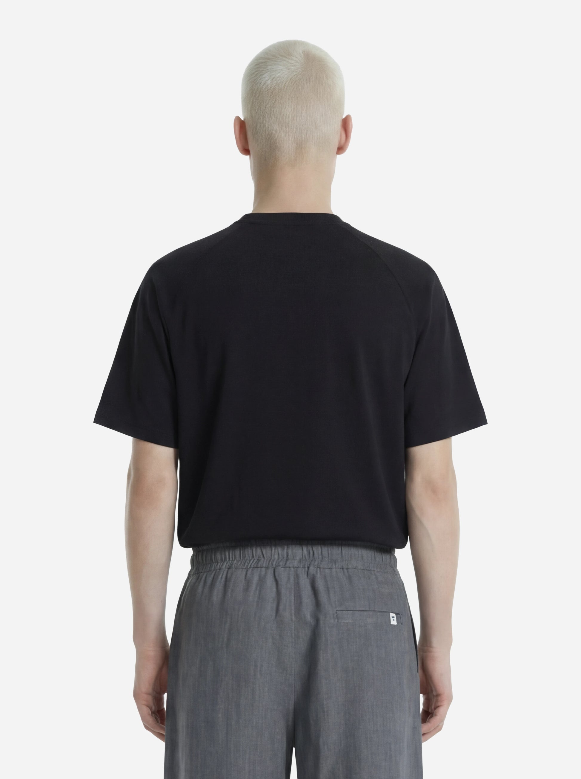 T-shirt in cotone con spalla raglan nero Lienz
