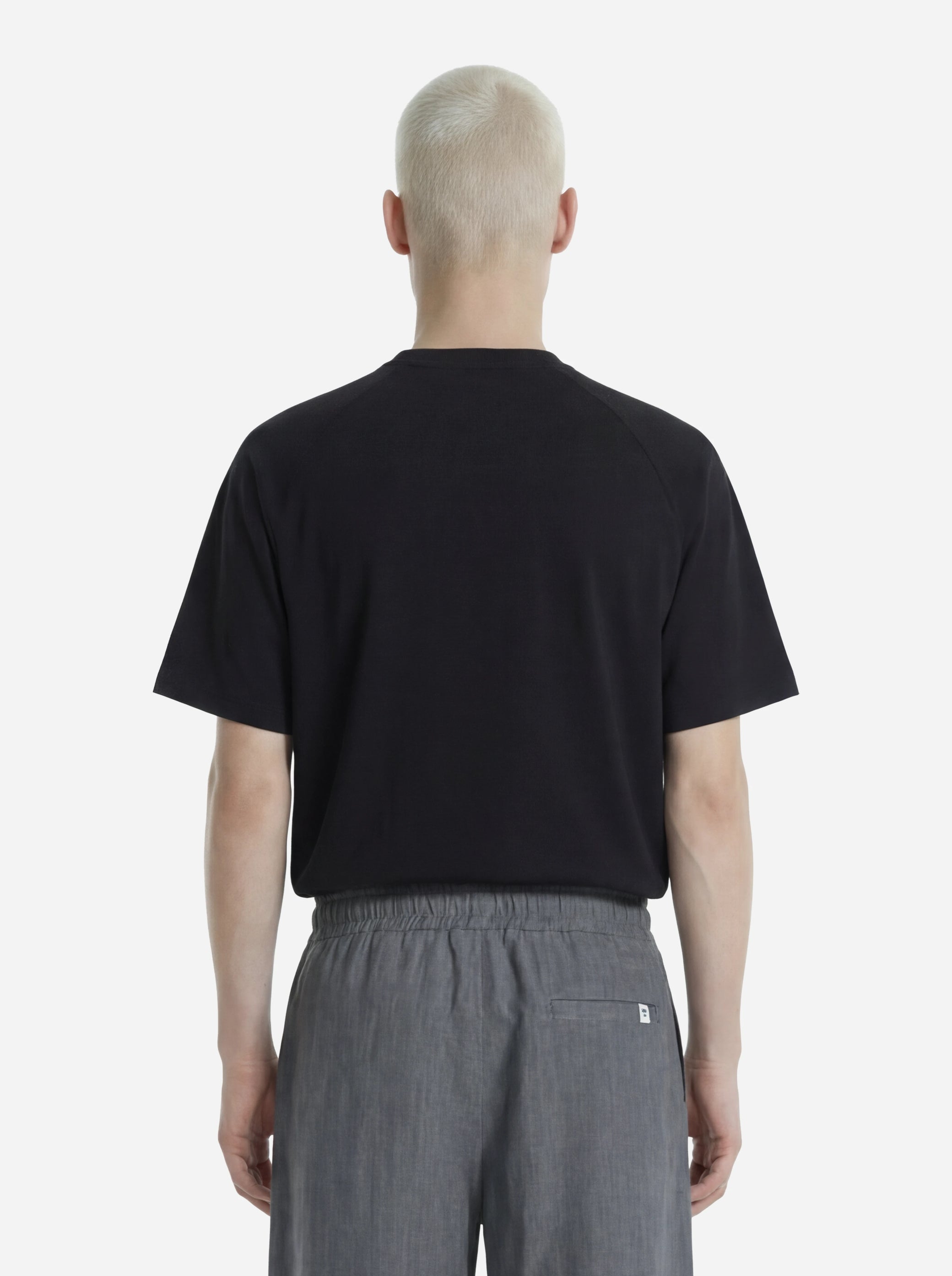 T-shirt in cotone con spalla raglan nero Lienz